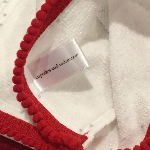 NWT - Cupcakes Cashmere Kitchen Towel LOVE Sign Language quality towel f… - Picture 3 of 7